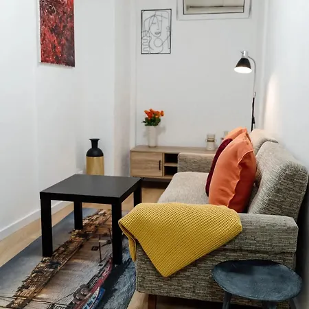 Cosy In The Heart Of 40 Sqm Modern Amenities Apartment