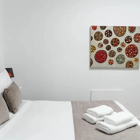Cosy In The Heart Of 40 Sqm Modern Amenities Apartment Porto